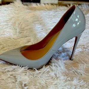 Pushing P pump in gracious gray and emerald green. EMERALD ONLY! Gray sold out.